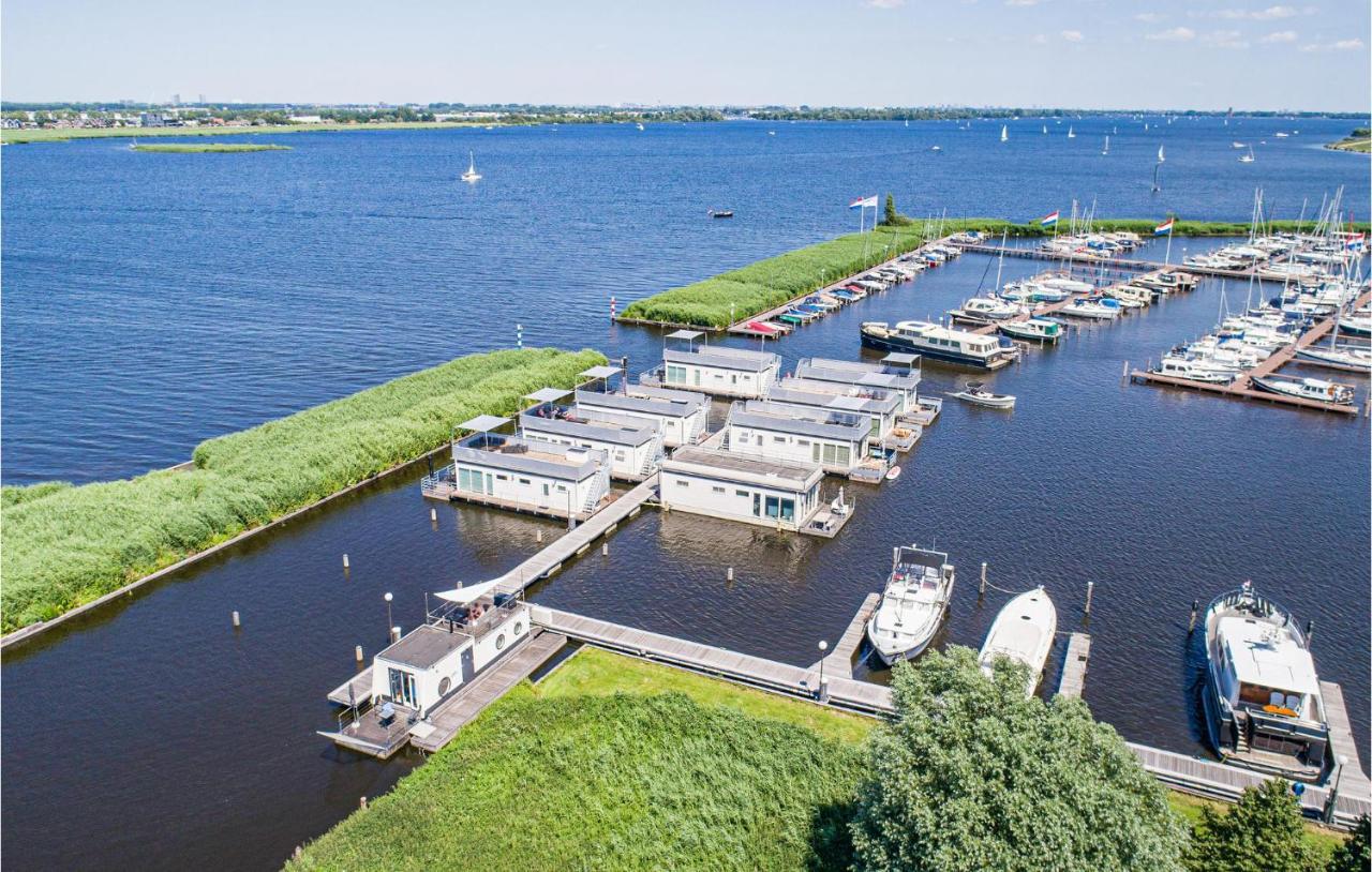 Aqualiving Hotel Aalsmeer Exterior photo
